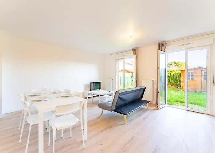 Vila Maison T4 Spacieuse Avec Jardin Parking Prive