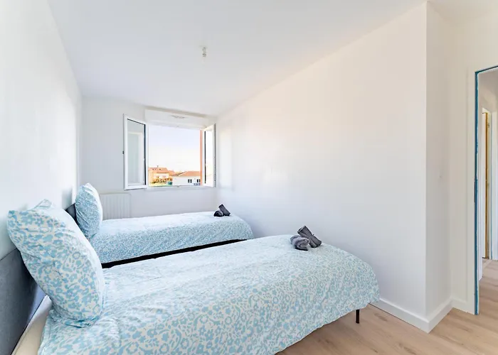 Maison T4 Spacieuse Avec Jardin Parking Prive Vila