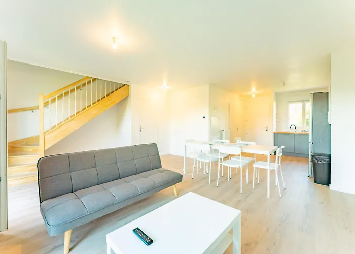 Vila Maison T4 Spacieuse Avec Jardin Parking Prive