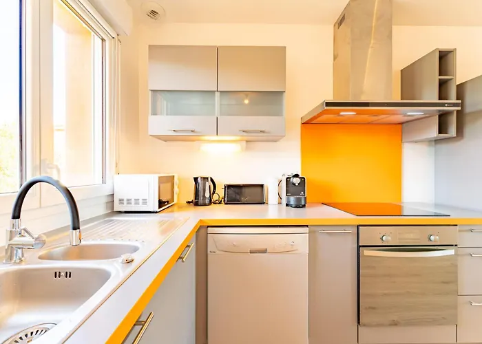 Maison T4 Spacieuse Avec Jardin Parking Prive Vila *